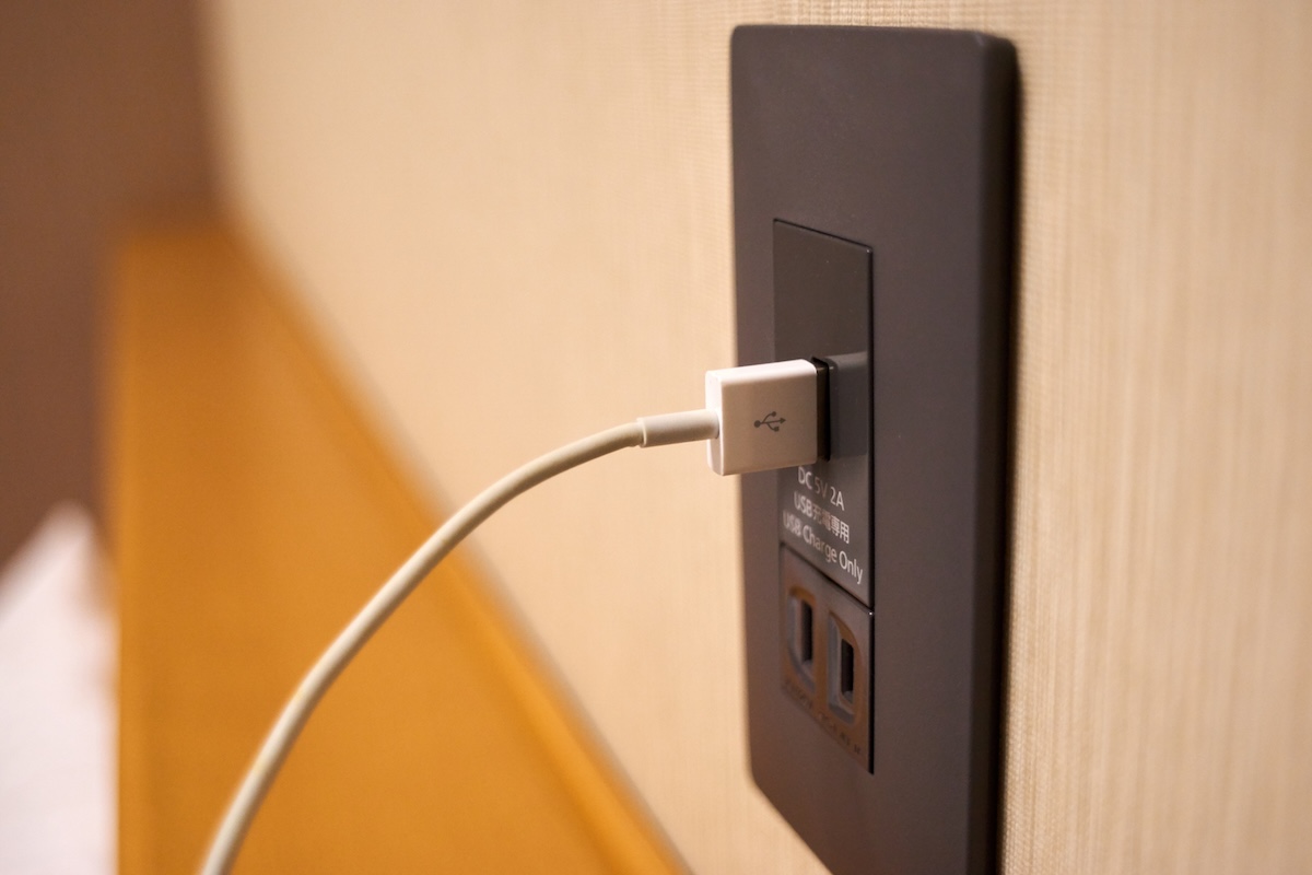 Threaded Usb Outlet How To Install a USB Outlet in 5 Simple Steps
